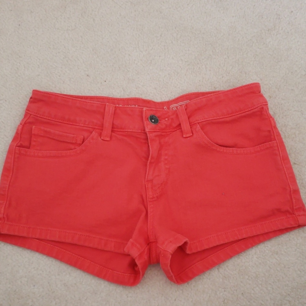Shorts - Picture 1 of 2